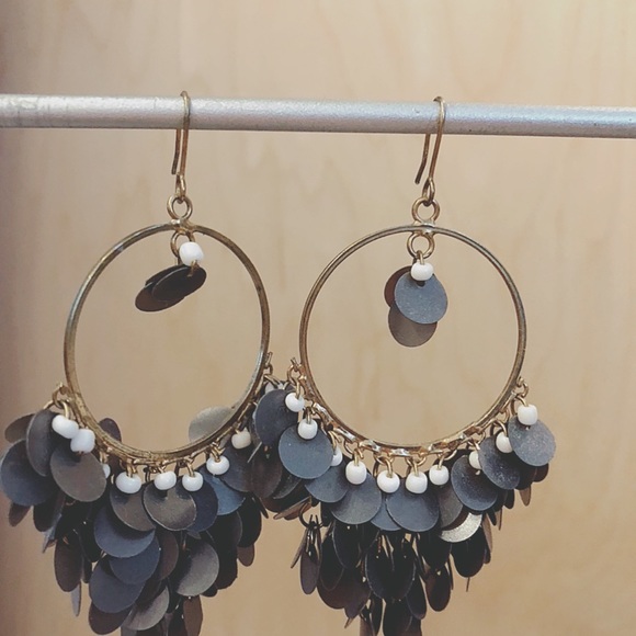 Assessory Package - Picture 4 of 4